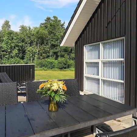 8 Person In L S Semesterbostad Laeso