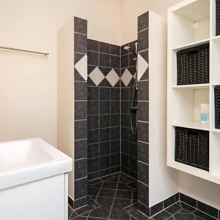 8 Person In L S Semesterbostad Laeso